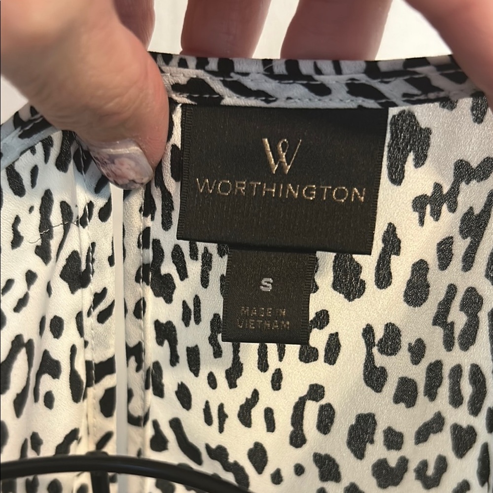 Worthington Black and White Boxy Short Sleeve Blouse - Picture 2 of 3